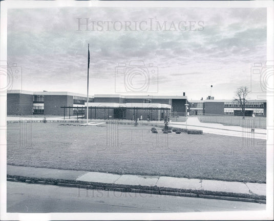 1968 Detroit, Michigan Martin Luther King Jr High School Press Photo - Historic Images