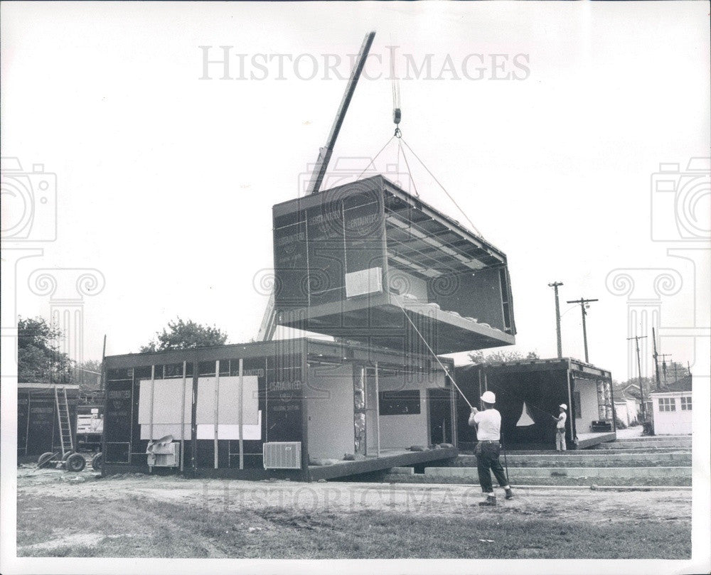 1970 Detroit, Michigan Holmes School Modular Addition Installed Press Photo - Historic Images
