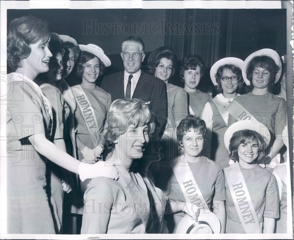 1963 Michigan Governor George Romney &amp; The Romney Girls Press Photo - Historic Images