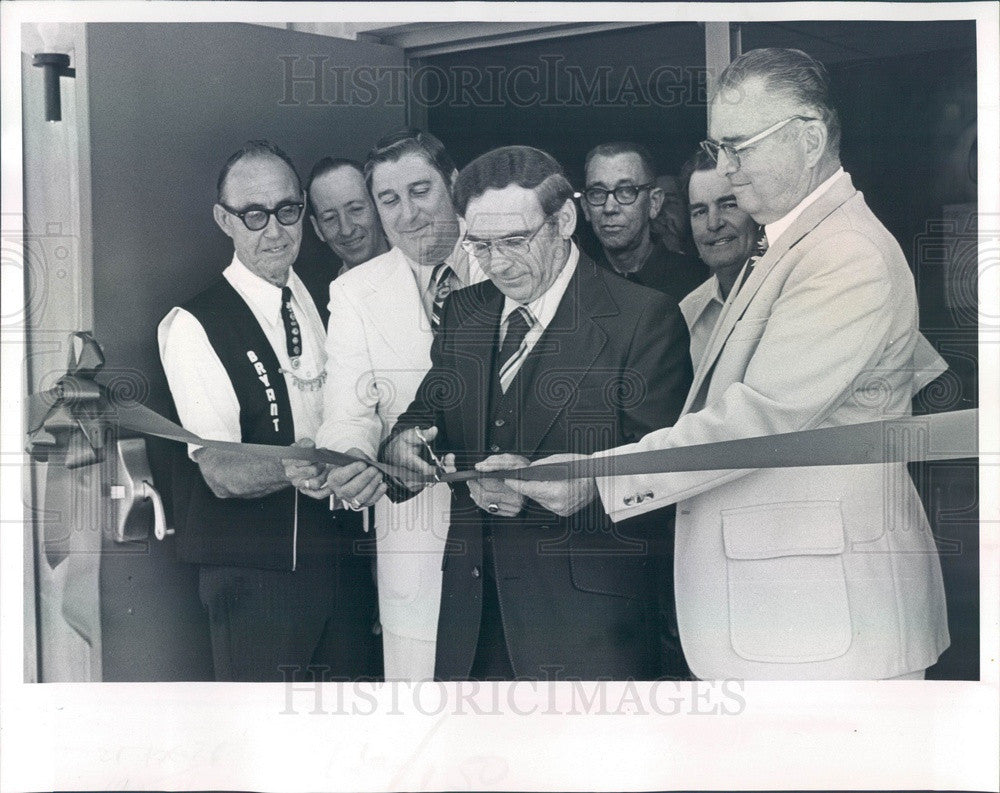 1977 Crystal River, Florida Moose Lodge Ribbon Cutting Press Photo - Historic Images