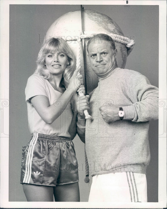 1977 Actors Don Rickles & Britt Ekland in Us Against The World Press Photo - Historic Images