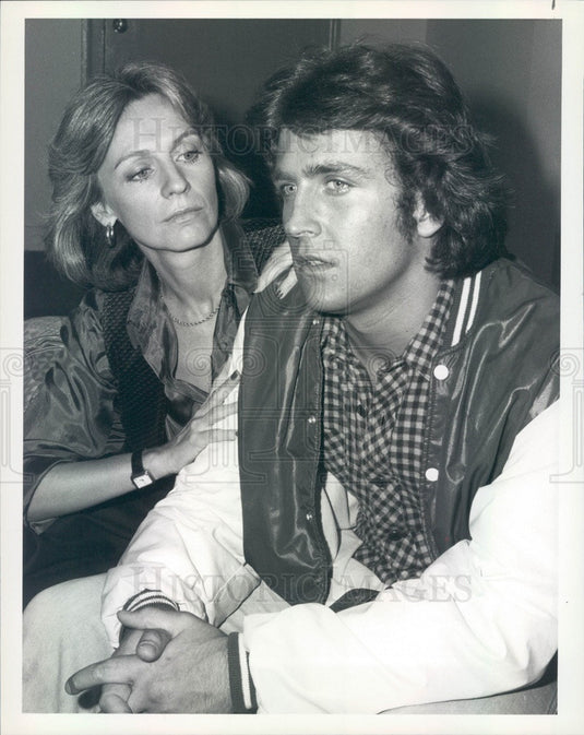 Undated Actors Joanna Miles & Philip Brown TV Show The Runaways Press Photo - Historic Images