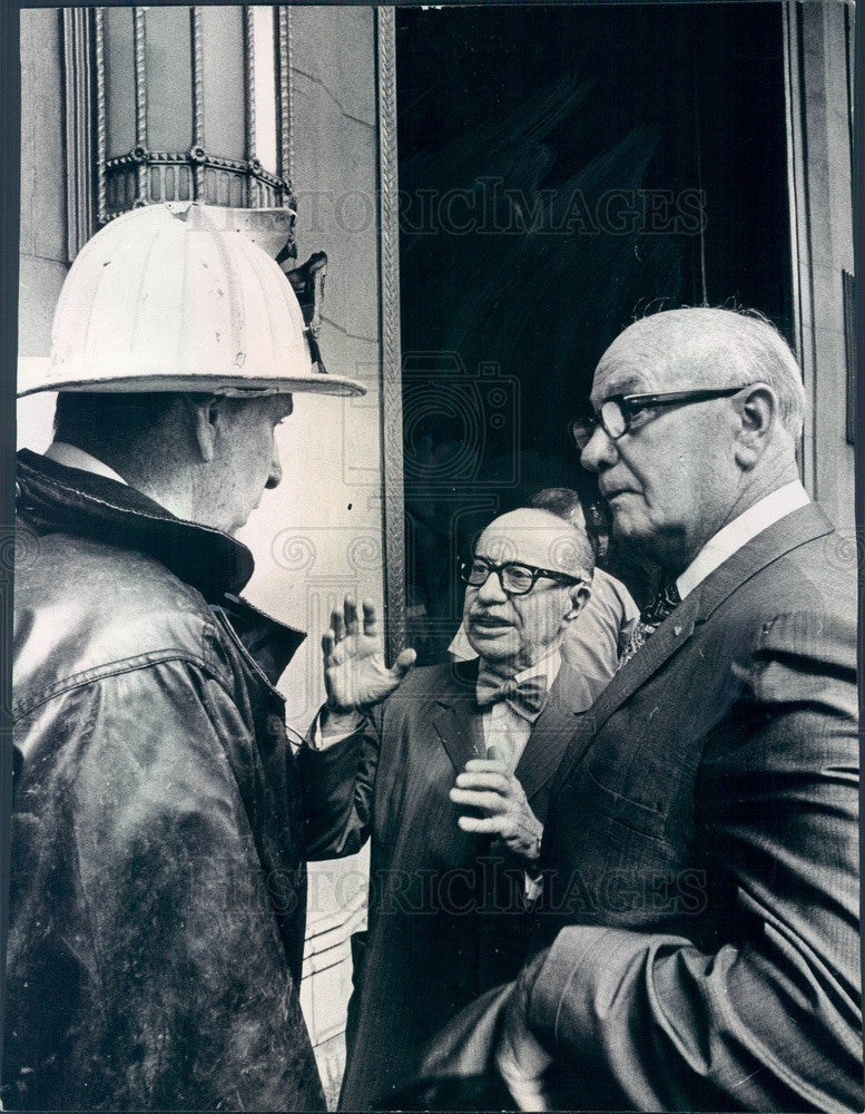 1973 Chicago IL Allied Arts President Harry Zelzer &amp; Fire Comr Quinn Press Photo - Historic Images