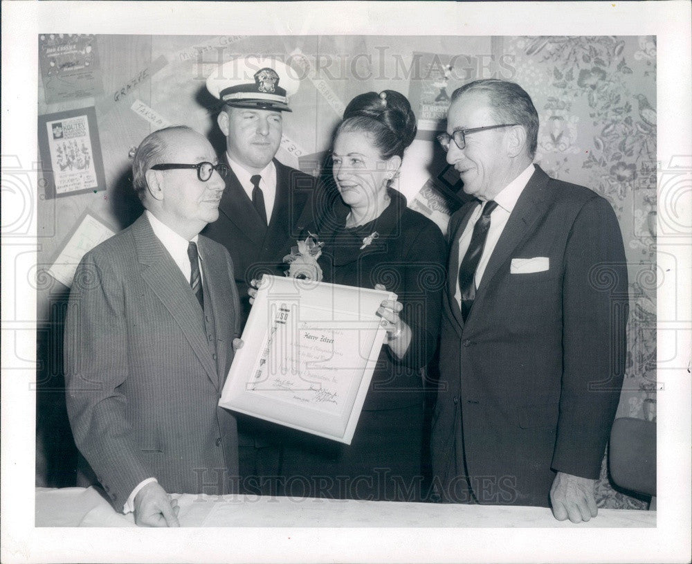 1963 Chicago, IL Allied Arts Pres Harry Zelzer, Gen William H Arnold Press Photo - Historic Images