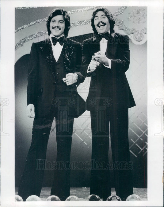 1976 Actor Freddie Prinze & Singer Tony Orlando Press Photo - Historic Images