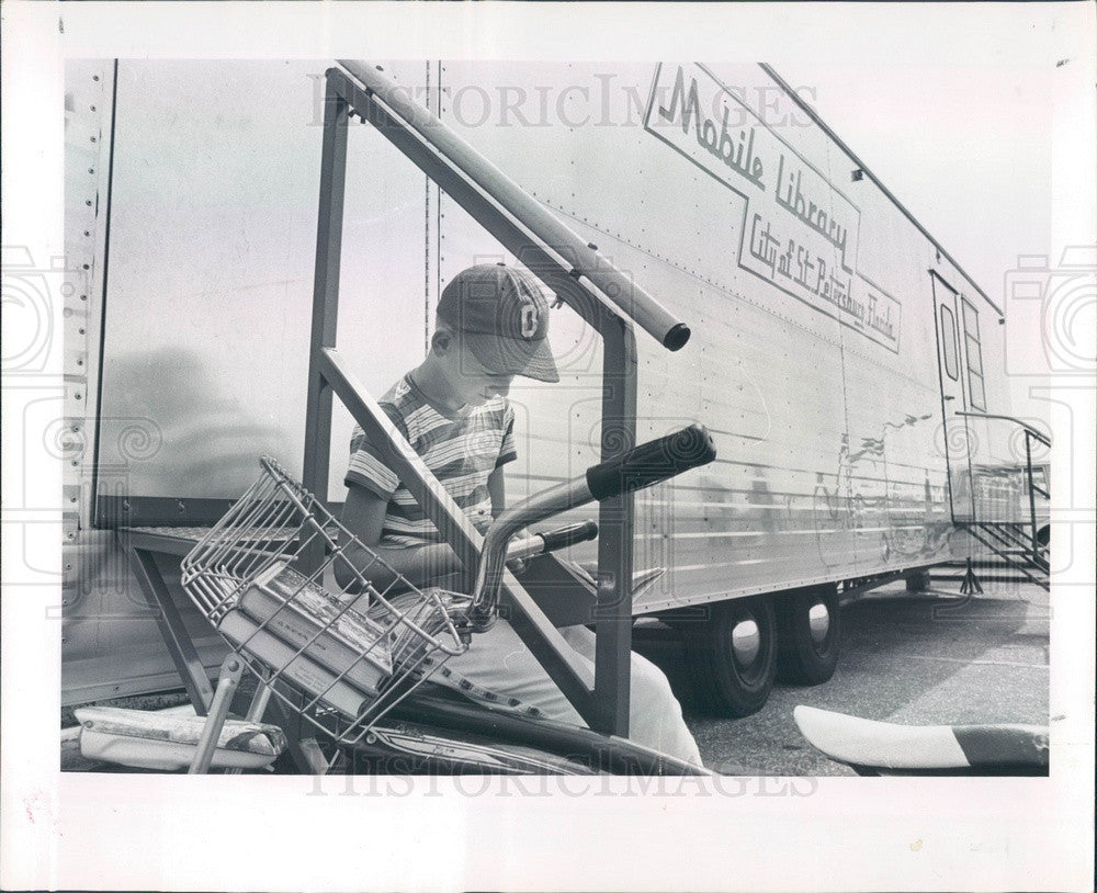 1963 St Petersburg, Florida Mobile Library, Kurt Fox Press Photo - Historic Images