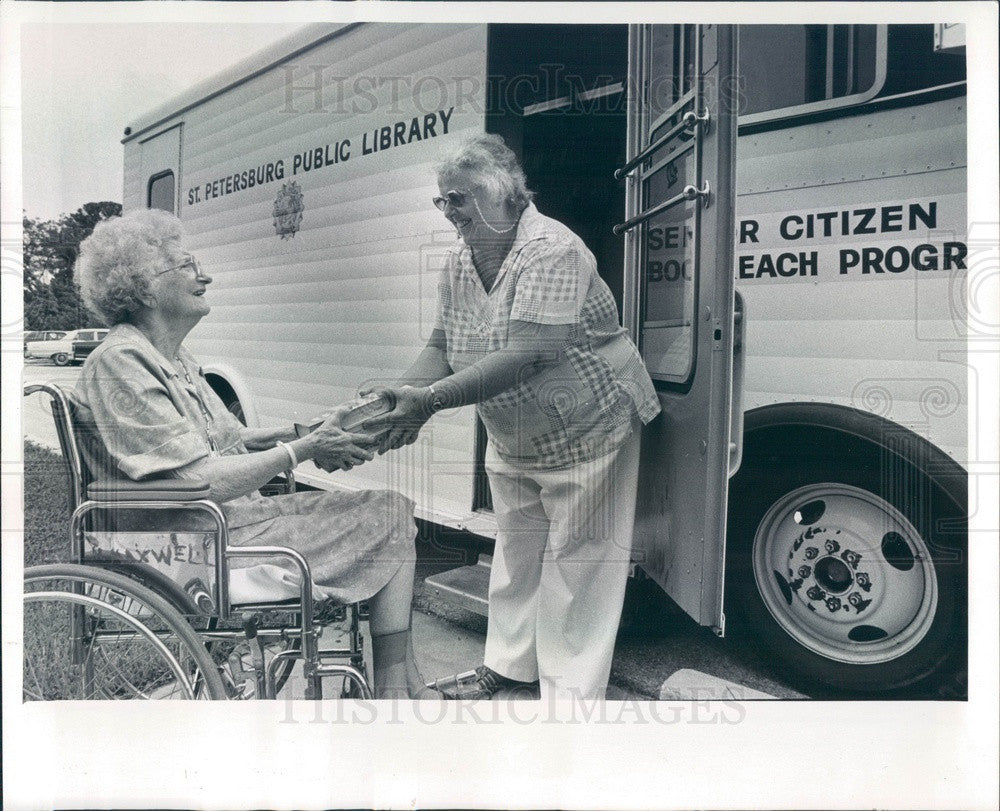 1981 St Petersburg, Florida Mobile Library, Senior Citizen Bookreach Press Photo - Historic Images