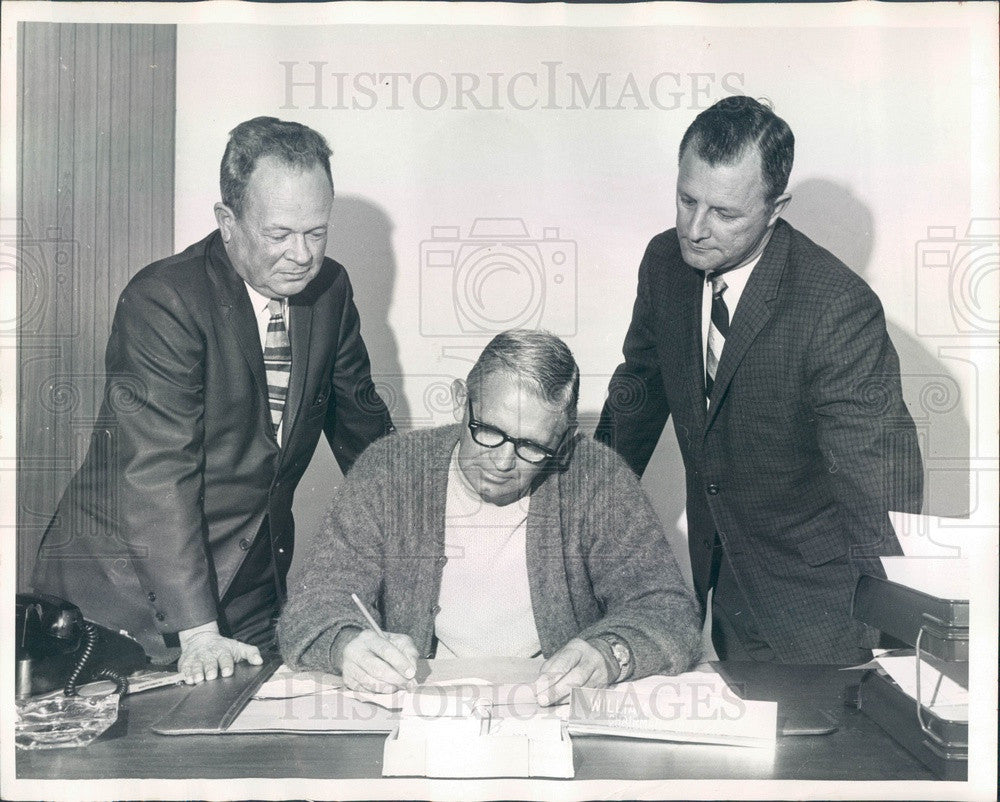 1970 Charlotte County, FL Ponce De Leon Days Proclamation Signing Press Photo - Historic Images