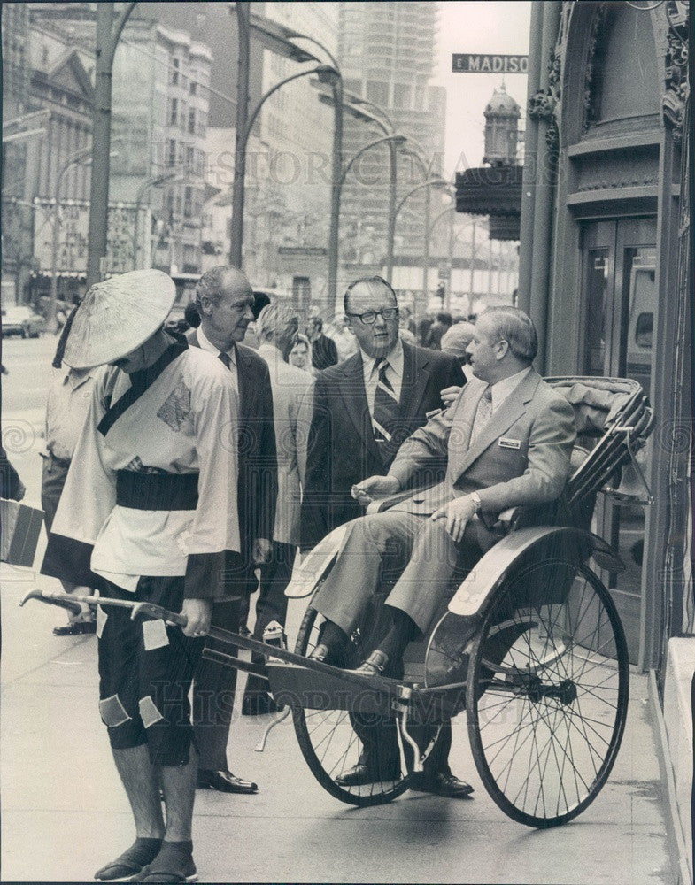 1975 Chicago, Illinois Carson Pirie Scott President Harold Spurway Press Photo - Historic Images