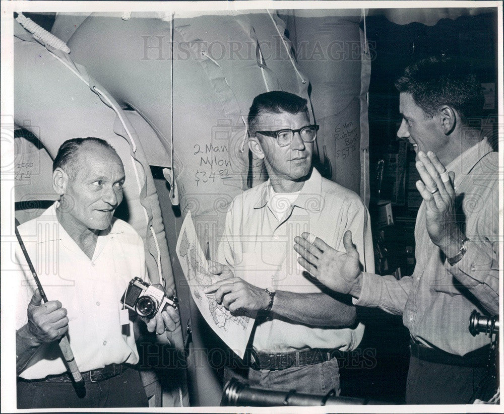 1965 Denver, CO Gart Brothers Sporting Goods Employees Kibby Gart Press Photo - Historic Images