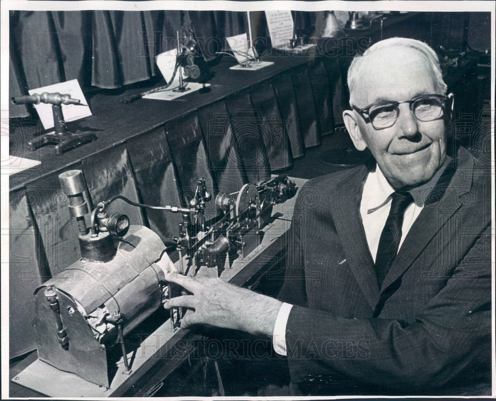 1964 Denver, CO Engineer John Metz &amp; Model of Early Electric Plant Press Photo - Historic Images