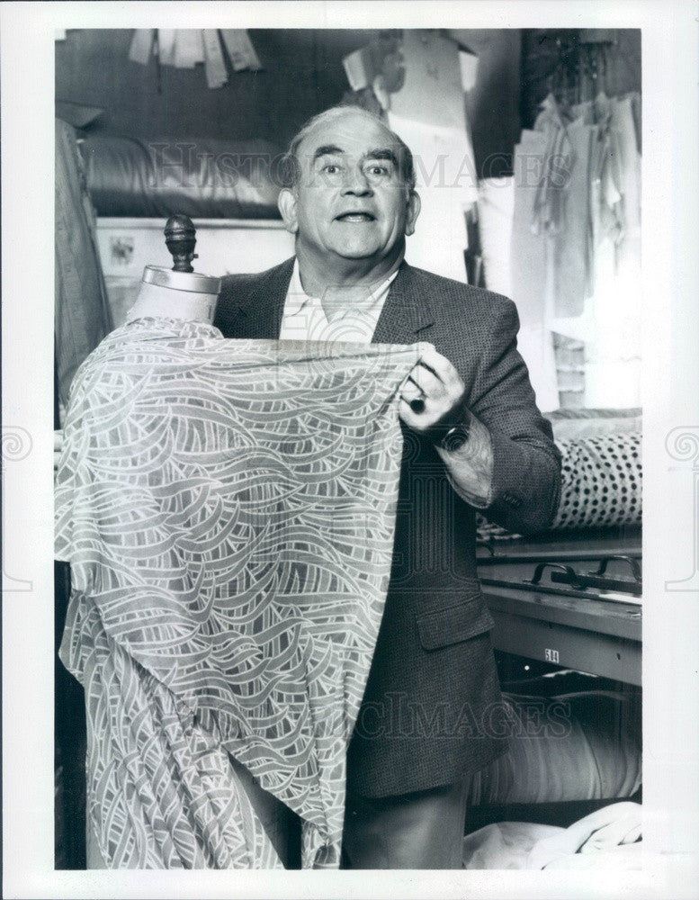 1985 Hollywood Actor Ed Asner TV Show Off the Rack Press Photo - Historic Images