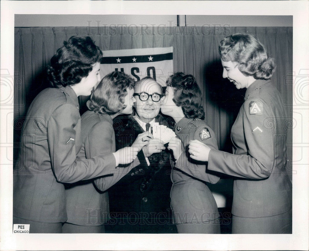 1960 Chicago, Illinois Allied Arts President Harry Zelzer &amp; WACS Press Photo - Historic Images