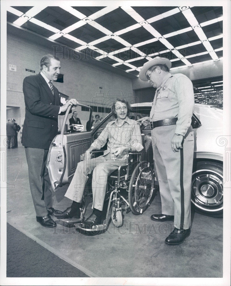 1970 Detroit, MI Auto Show, Mayor Gribbs, Dennie Gilbo, Joe Higgins Press Photo - Historic Images