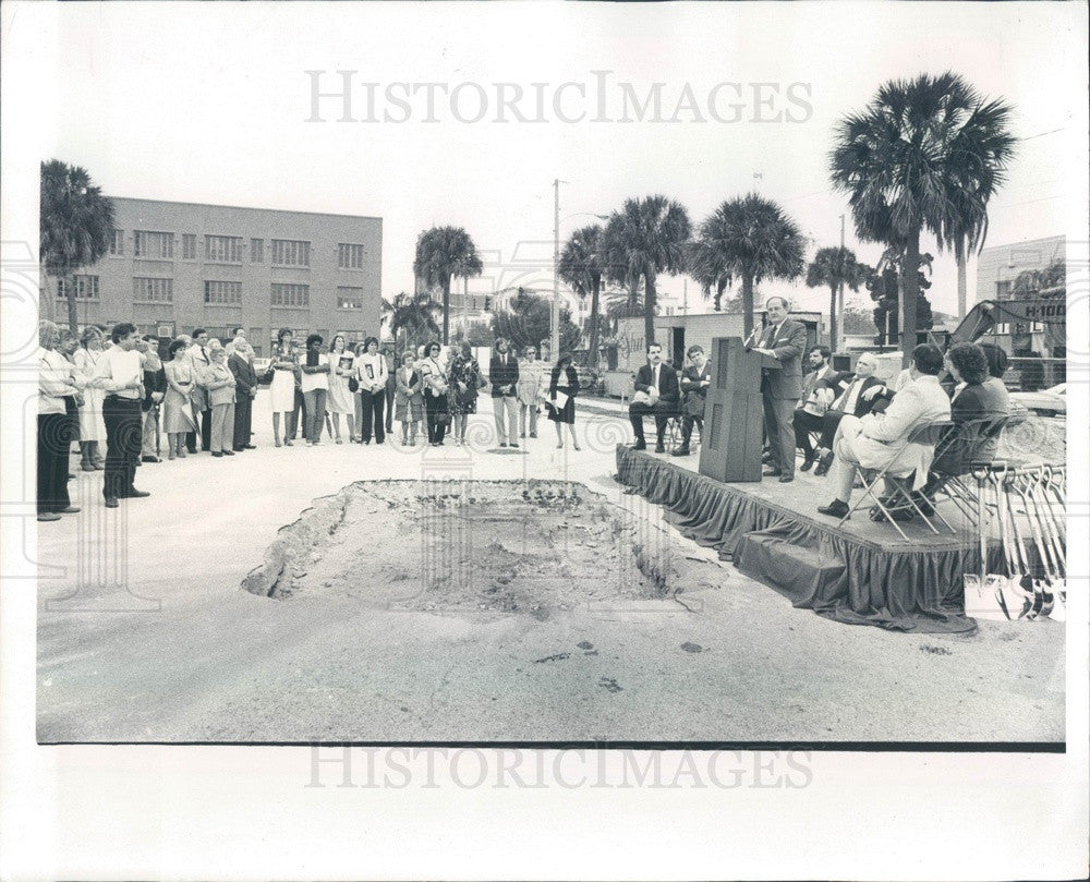 1984 St Petersburg, Florida Bank of Florida Groundbreaking Press Photo - Historic Images