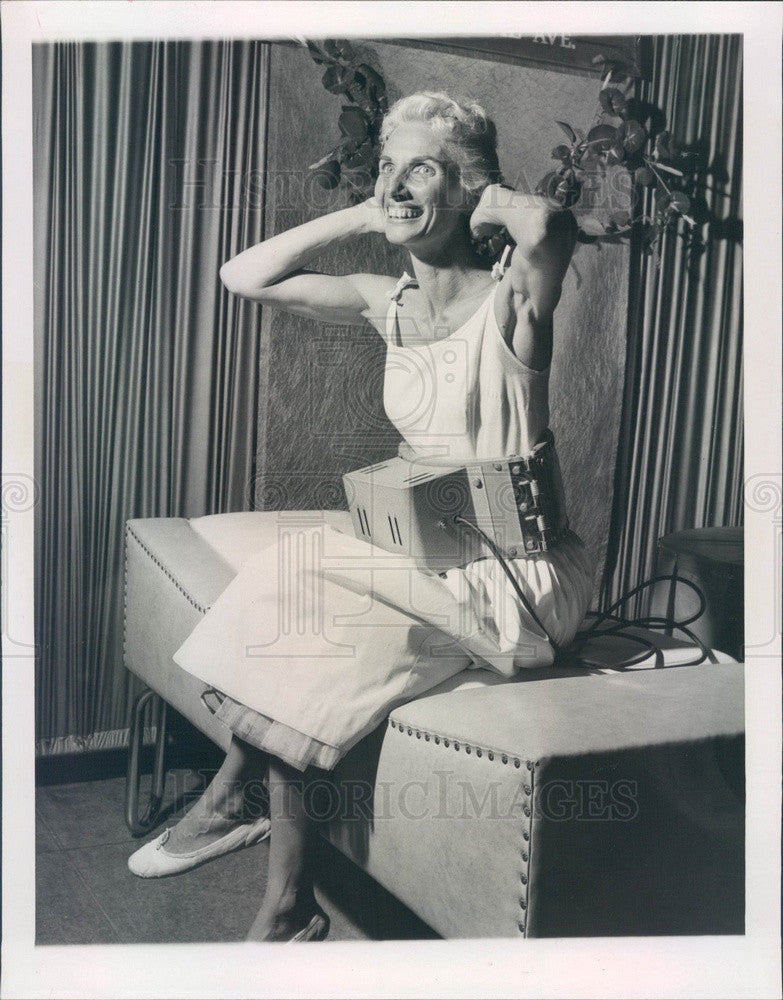 1958 St Petersburg, Florida Slenderizing Belt &amp; Model Millie Green Press Photo - Historic Images