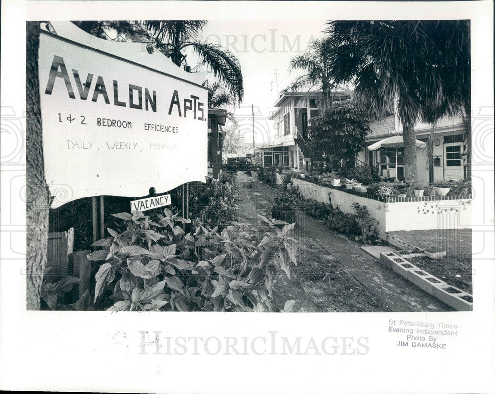 1981 Clearwater Beach, Florida Avalon Apartment Motel Press Photo - Historic Images