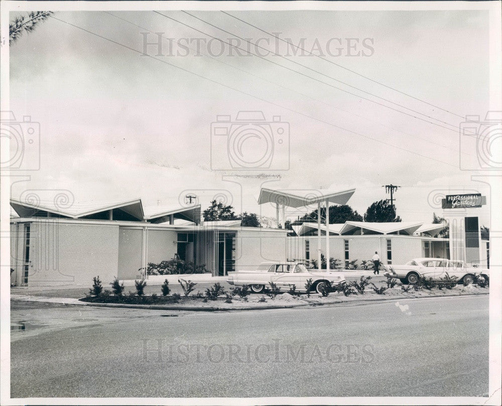 1960 Clearwater, Florida Professional Gardens Office Building Press Photo - Historic Images