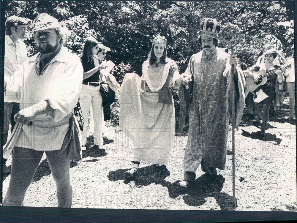 1973 Gurnee, Illinois Renaissance Faire, King Dick Schapiro, Queen Press Photo - Historic Images