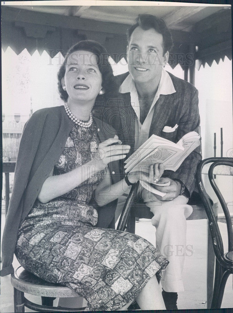 1957 Actors Leora Dana &amp; Carl Betz in The Admirable Crichton Press Photo - Historic Images