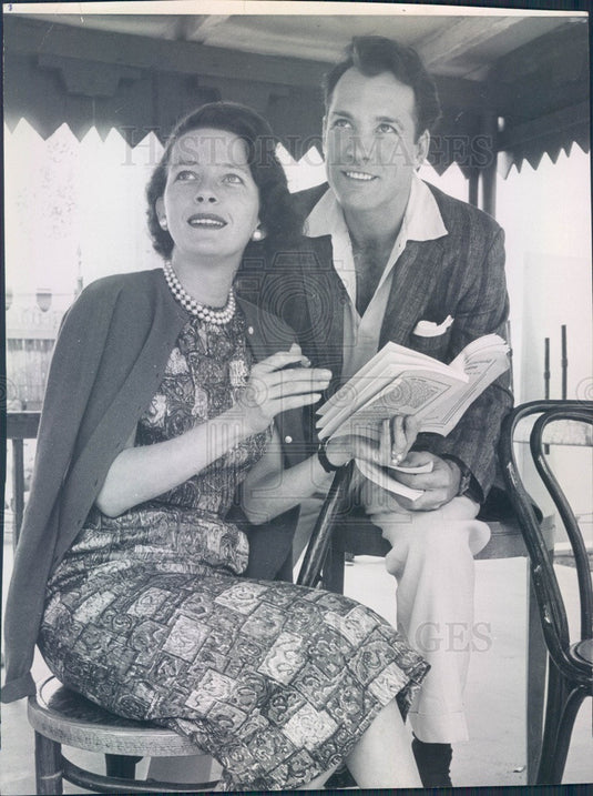 1957 Actors Leora Dana & Carl Betz in The Admirable Crichton Press Photo - Historic Images