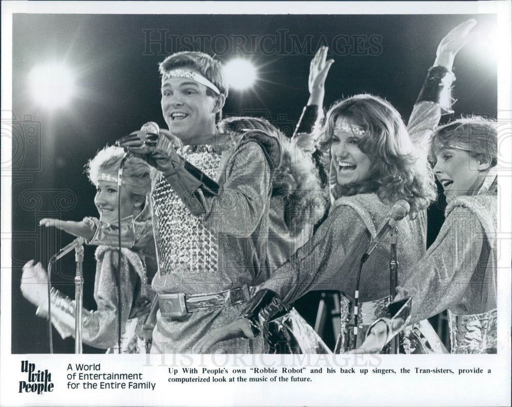 1984 Entertainers, Up With People Show Cast, Robbie Robot Press Photo - Historic Images