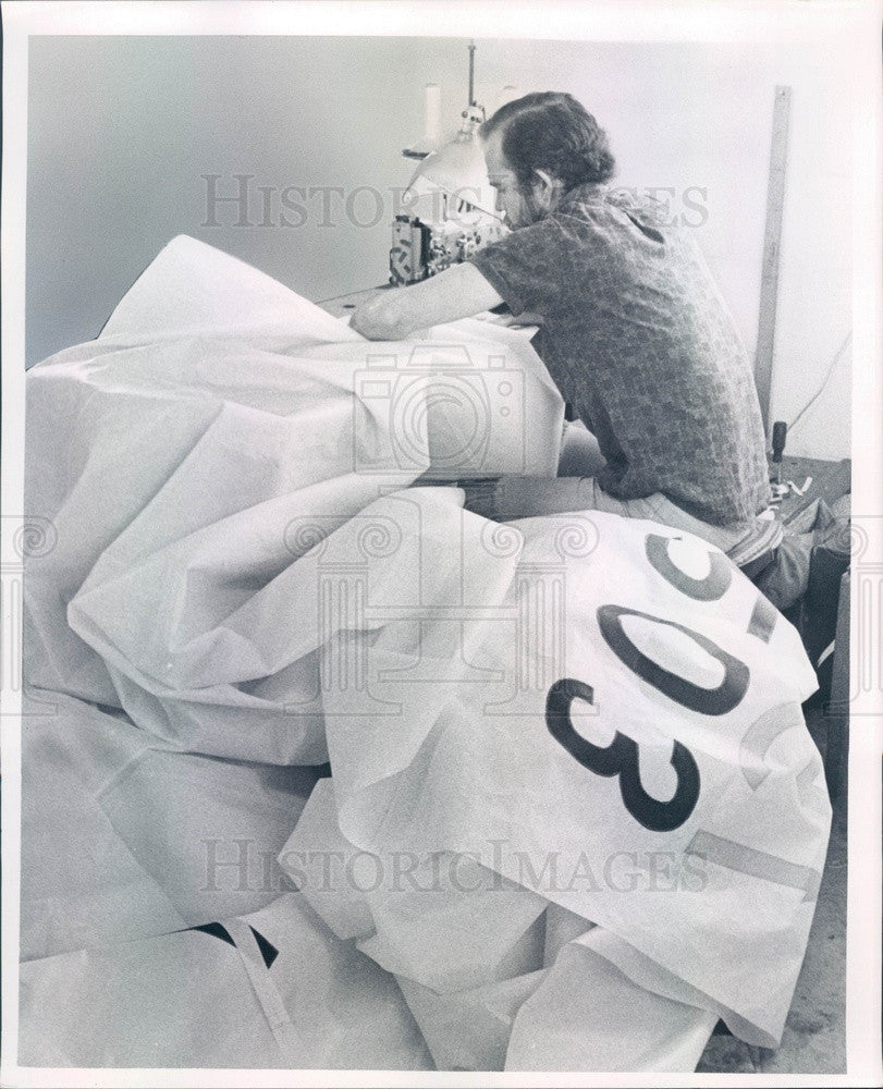 1965 St Petersburg, Florida Sailmaker Bert Damewood III Press Photo - Historic Images