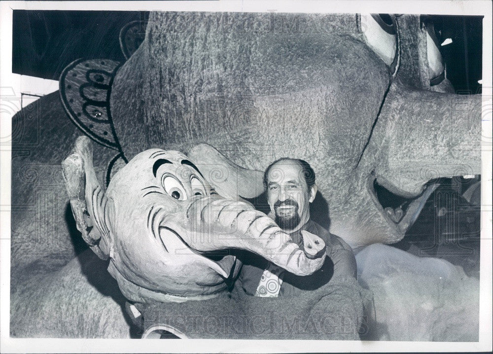 1972 Detroit, Michigan JL Hudson Co Parade Float Elephant, Bob Young Press Photo - Historic Images