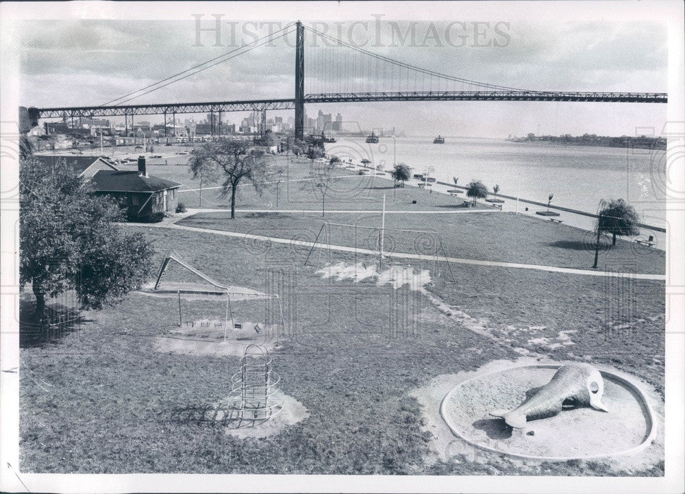 1968 Detroit, Michigan Riverside Park Press Photo - Historic Images