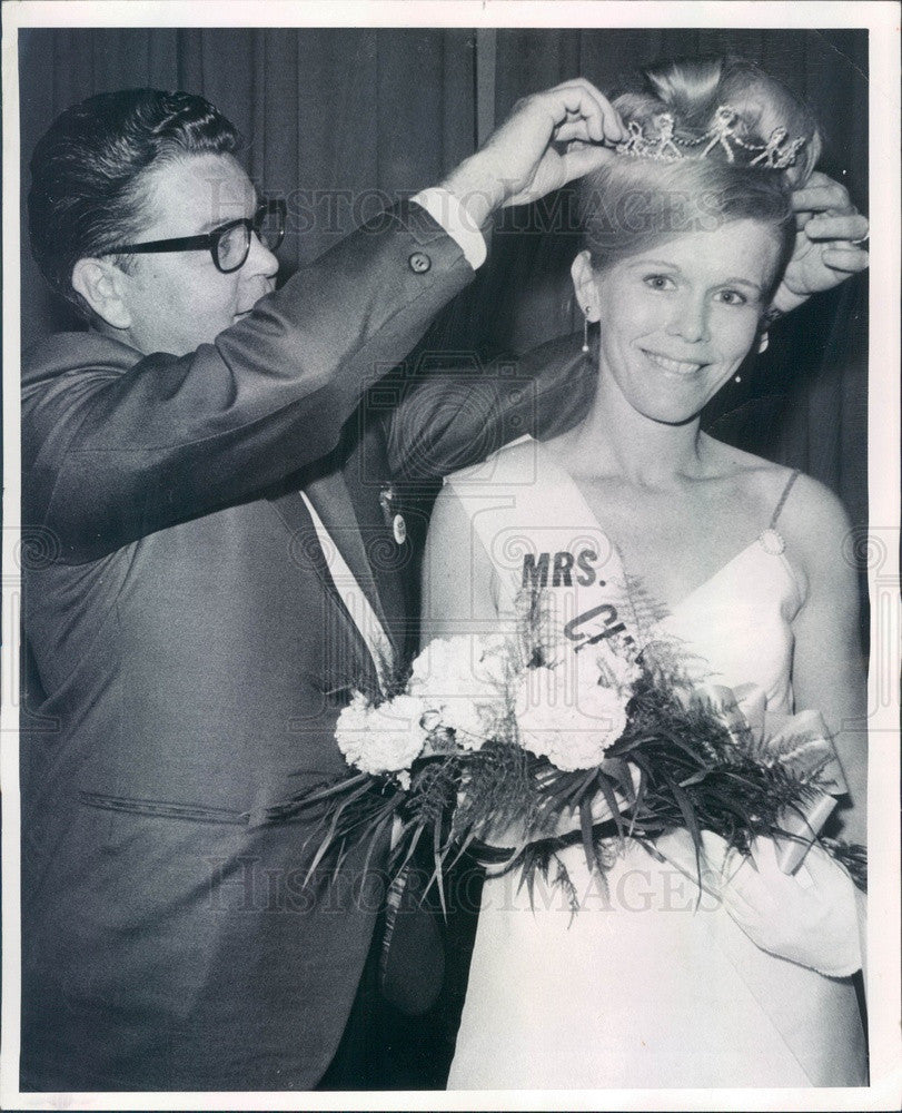 1968 Mrs Littleton CO Homemaker Shirley Barker & Mayor John Kinghorn Press Photo - Historic Images