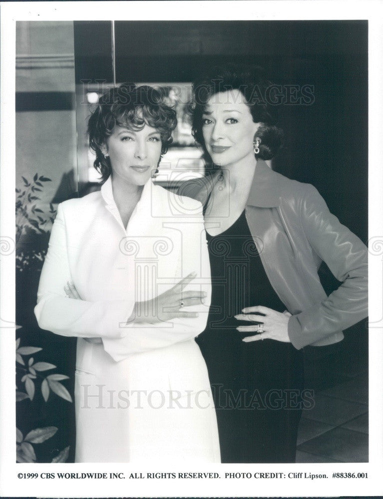 1999 Actors Kathleen Quinlan &amp; Dixie Carter TV Show Family Law Press Photo - Historic Images