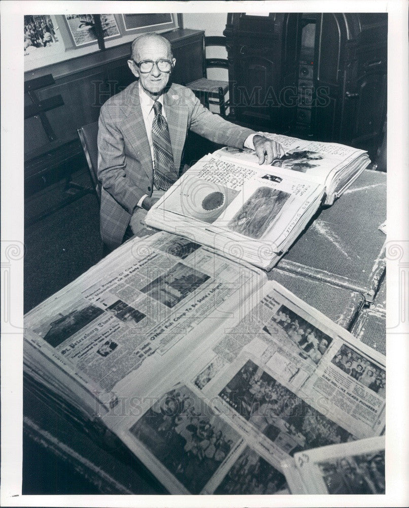 1981 St. Petersburg, Florida Historian Luther Atkins & Scrapbooks Press Photo - Historic Images