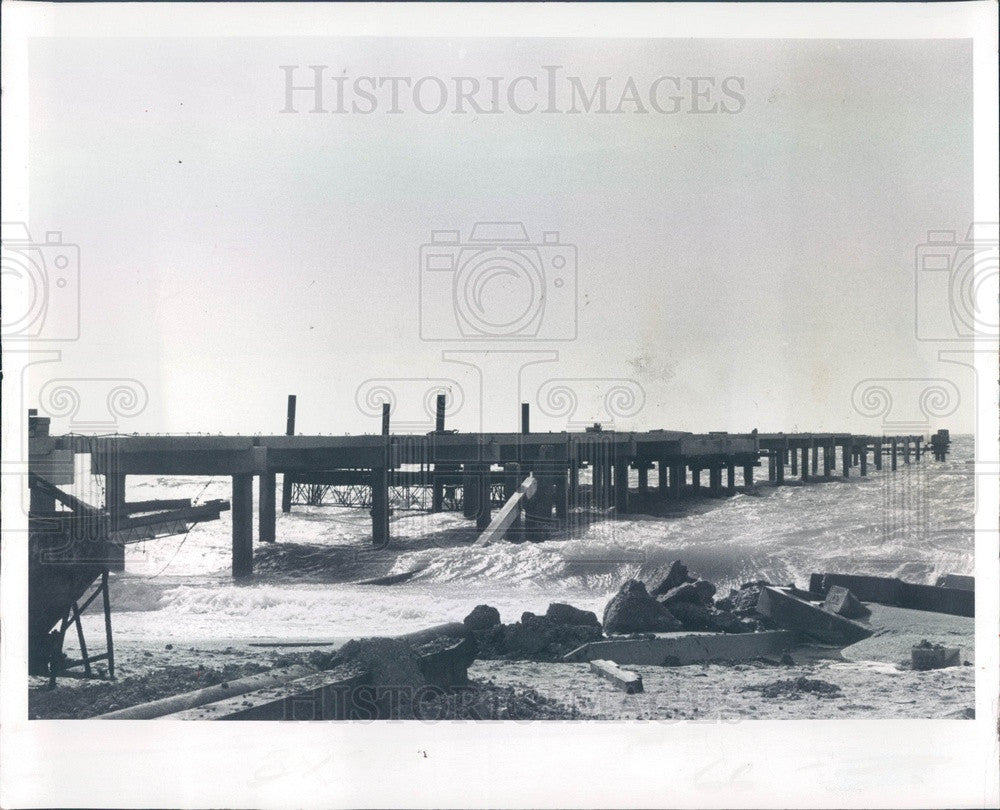 1984 Pinellas County, FL Fort De Soto Park Fishing Pier Construction Press Photo - Historic Images