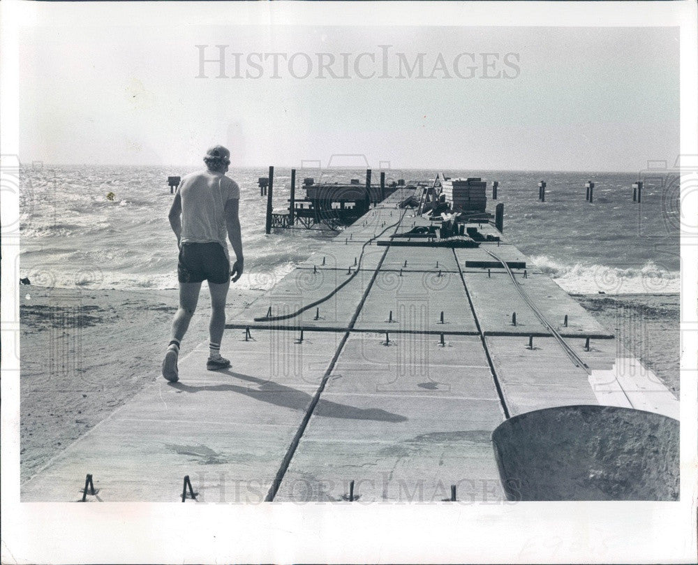 1984 Pinellas County, FL Fort De Soto Park Fishing Pier Construction Press Photo - Historic Images