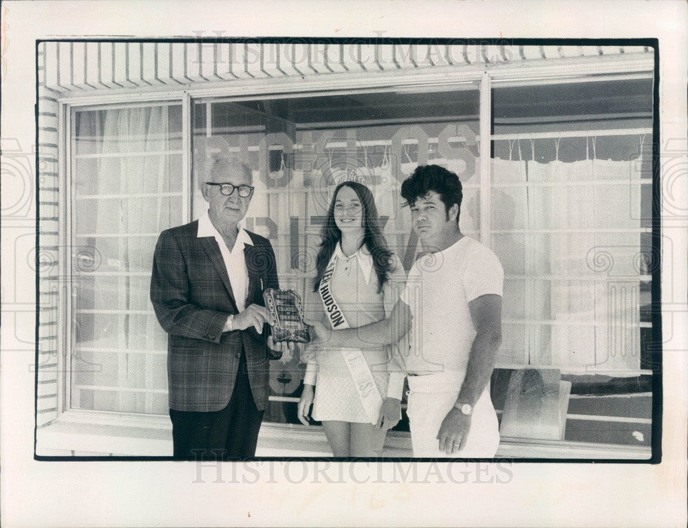 1974 Hudson, Florida Picklos Pizza Grand Opening, Dominick Picklo Press Photo - Historic Images