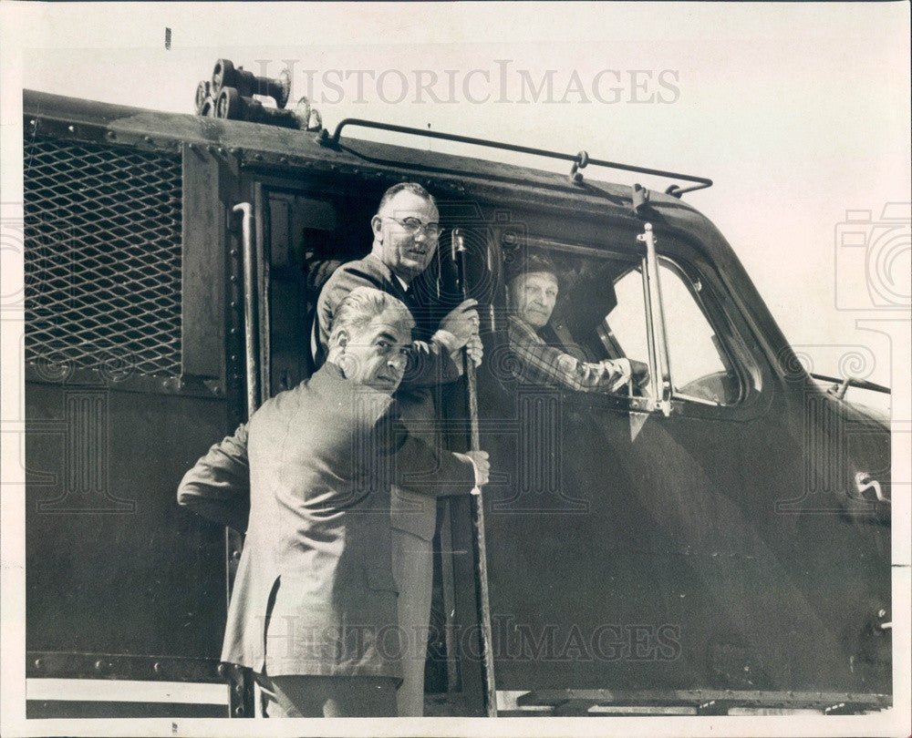 1966 Pinellas Park, FL Police Chief Richard Wilhelmy & Jim Carter Press Photo - Historic Images