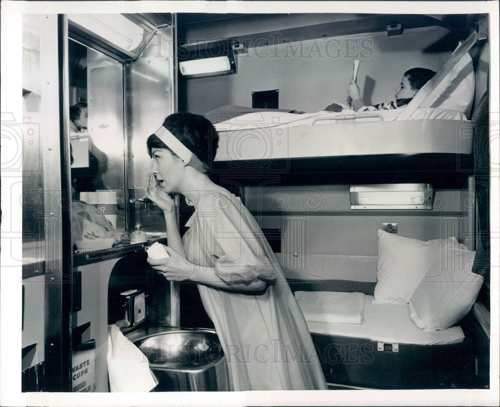 1965 Santa Fe Railway Bedroom Car Press Photo - Historic Images