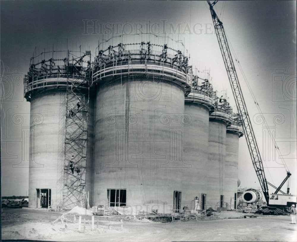 1977 Mulberry, Florida Phosphate Storage Silos Construction Press Photo - Historic Images