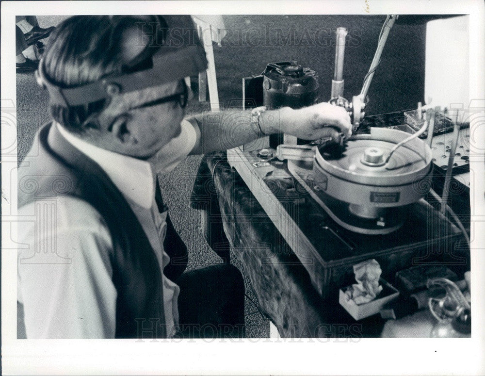 1977 Homosassa Springs, FL Withlacoochee Rockhounds Pres Earl Sparks Press Photo - Historic Images