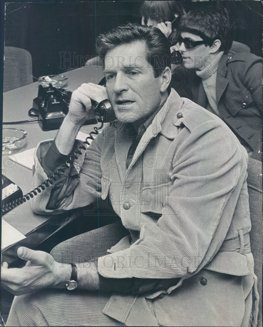 1967 American Hollywood Actor Hugh O'Brian in Bee Line Press Photo - Historic Images