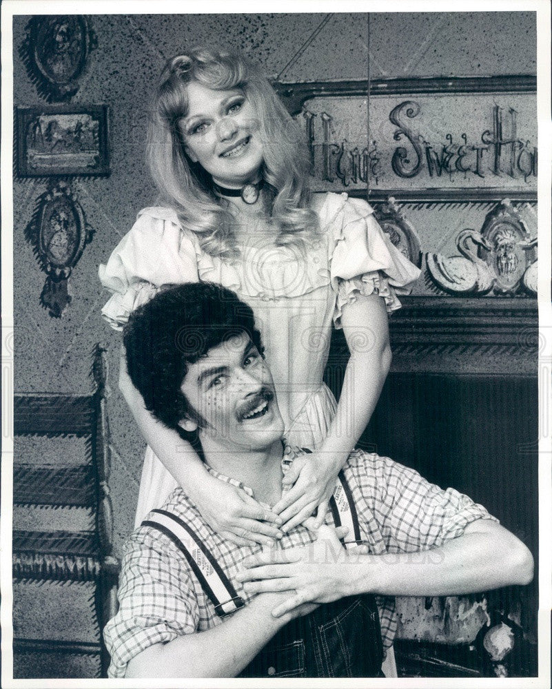 1976 Actors Karen MacDonald &amp; Tom Atwood in The Drunkard Press Photo - Historic Images