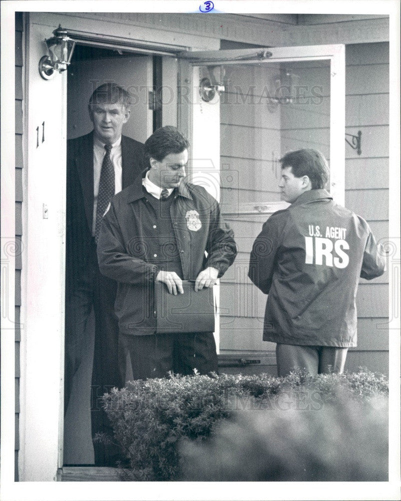 1994 Middlesex County, MA Sheriff John McGonigle &amp; IRS Agents Press Photo - Historic Images