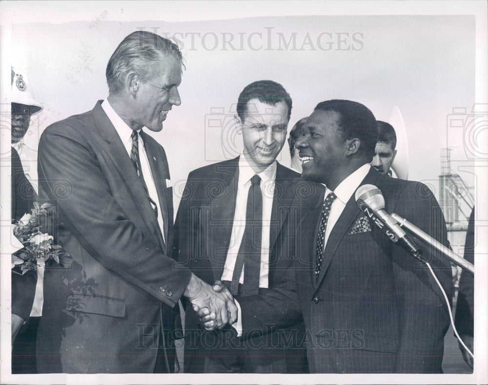 1968 Bahamas Premier Lynden Pindling, MA LT Gov Francis Sargent Press Photo - Historic Images