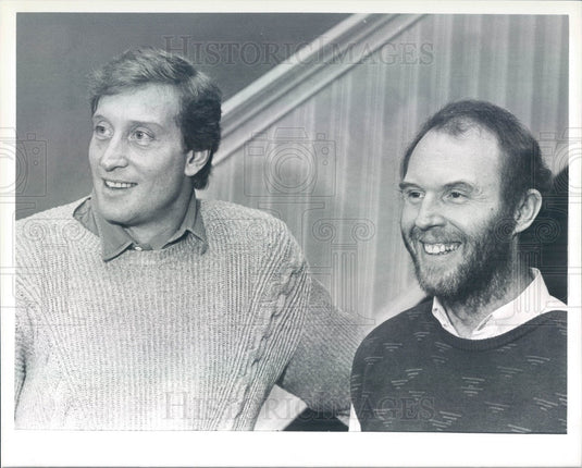 1985 British Actors Tim Pigott-Smith & Charles Dance Press Photo - Historic Images