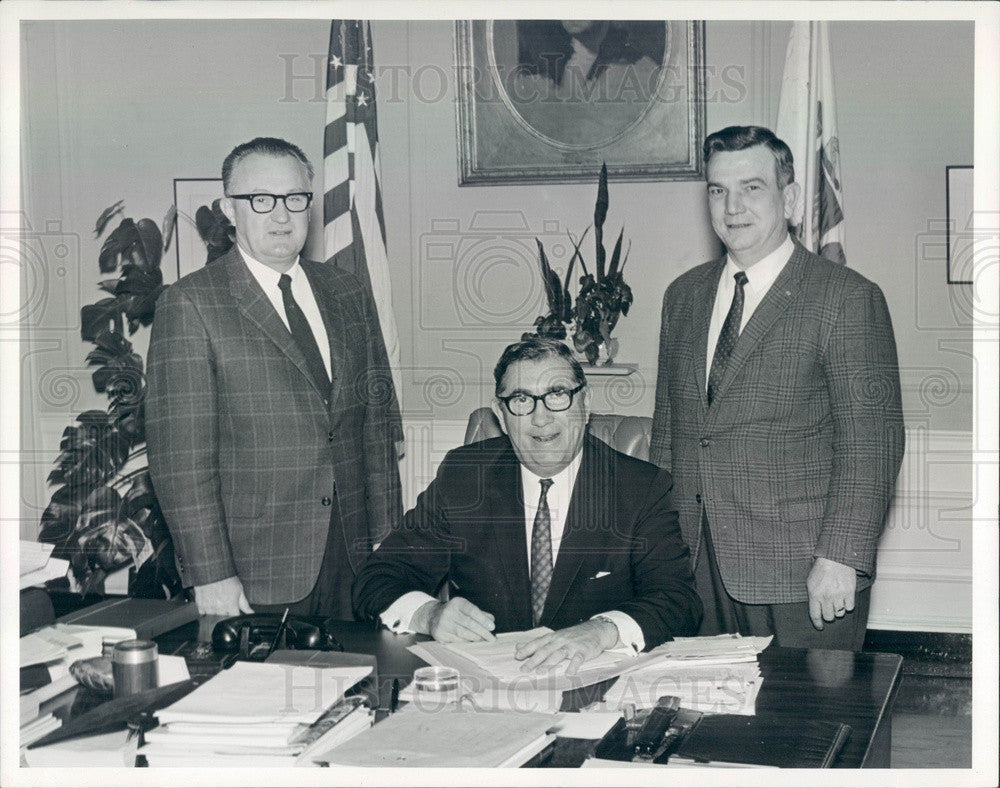 1969 Somerville, MA Mayor James Brennan, Kiwanis President Earl Pike Press Photo - Historic Images