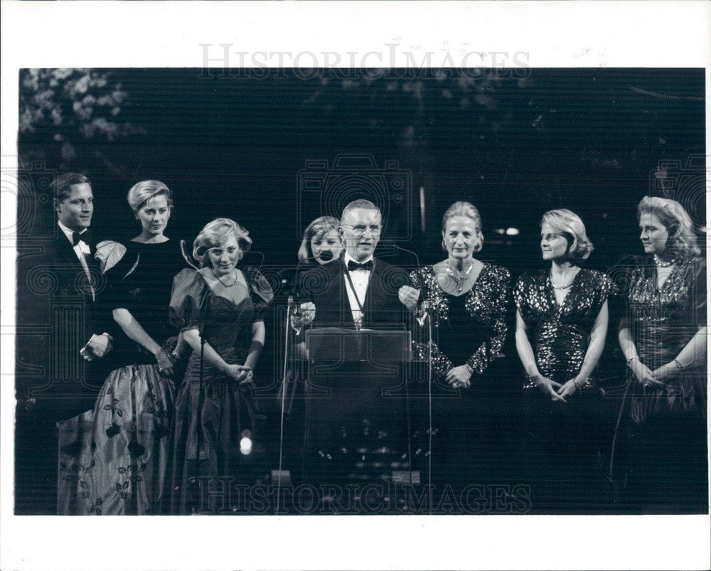 1986 US Presidential Candidate, Businessman Ross Perot & Family Press Photo - Historic Images