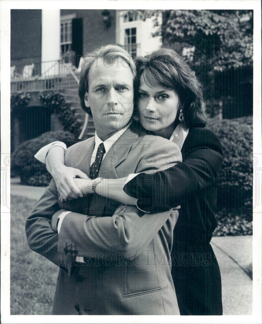 1992 Hollywood Actors Corbin Bernsen & Mel Harris in Grass Roots Press Photo - Historic Images