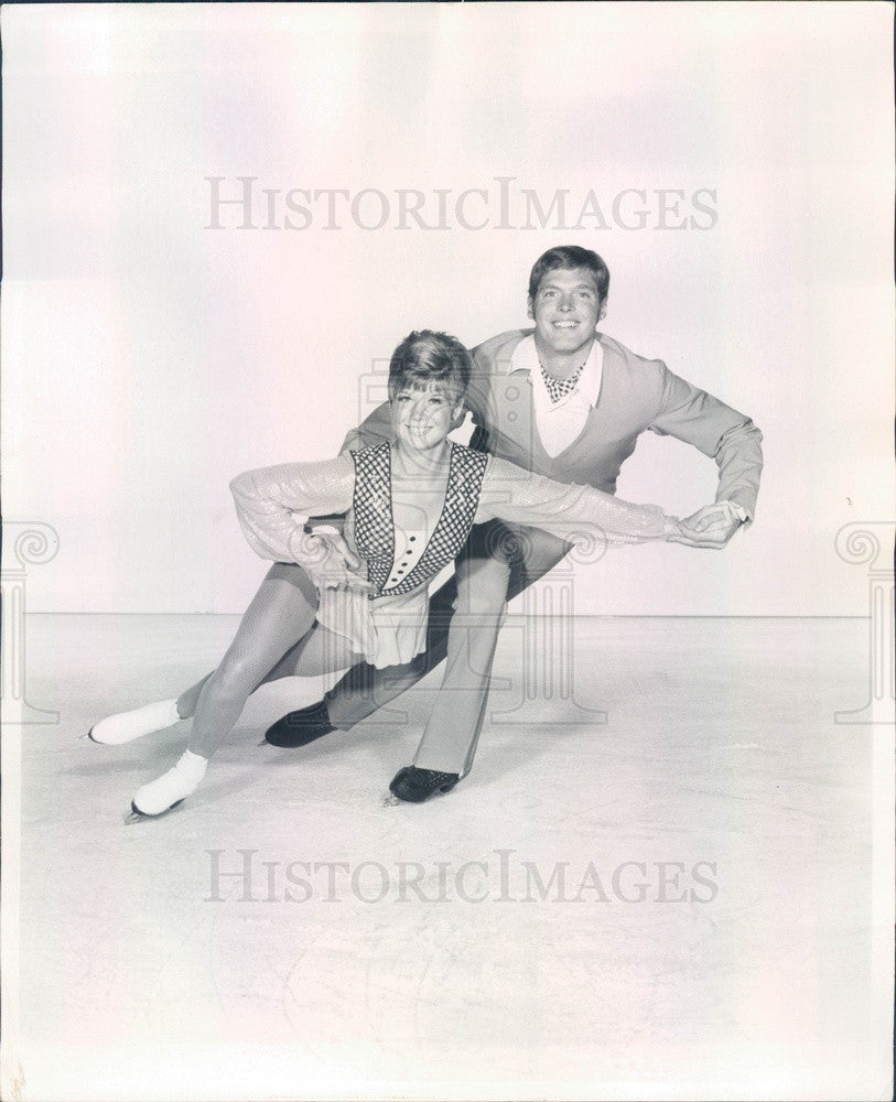 1969 American Ice Skaters Ronald &amp; Cindy Kauffman Press Photo - Historic Images