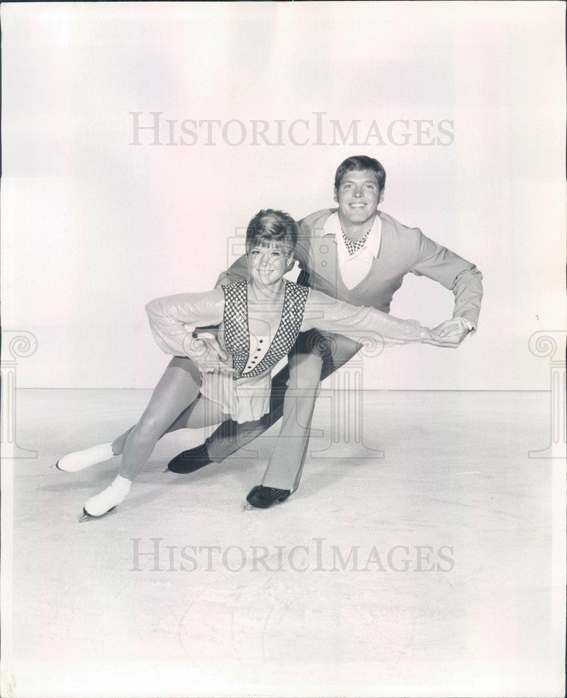 1969 American Ice Skaters Ronald & Cindy Kauffman Press Photo - Historic Images