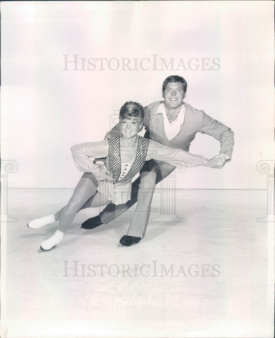 1969 American Ice Skaters Ronald & Cindy Kauffman Press Photo - Historic Images